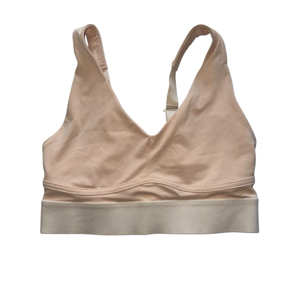 Fabletics All Day Every Day Low Impact V-Neck Wireless Sports Bra White - Size S